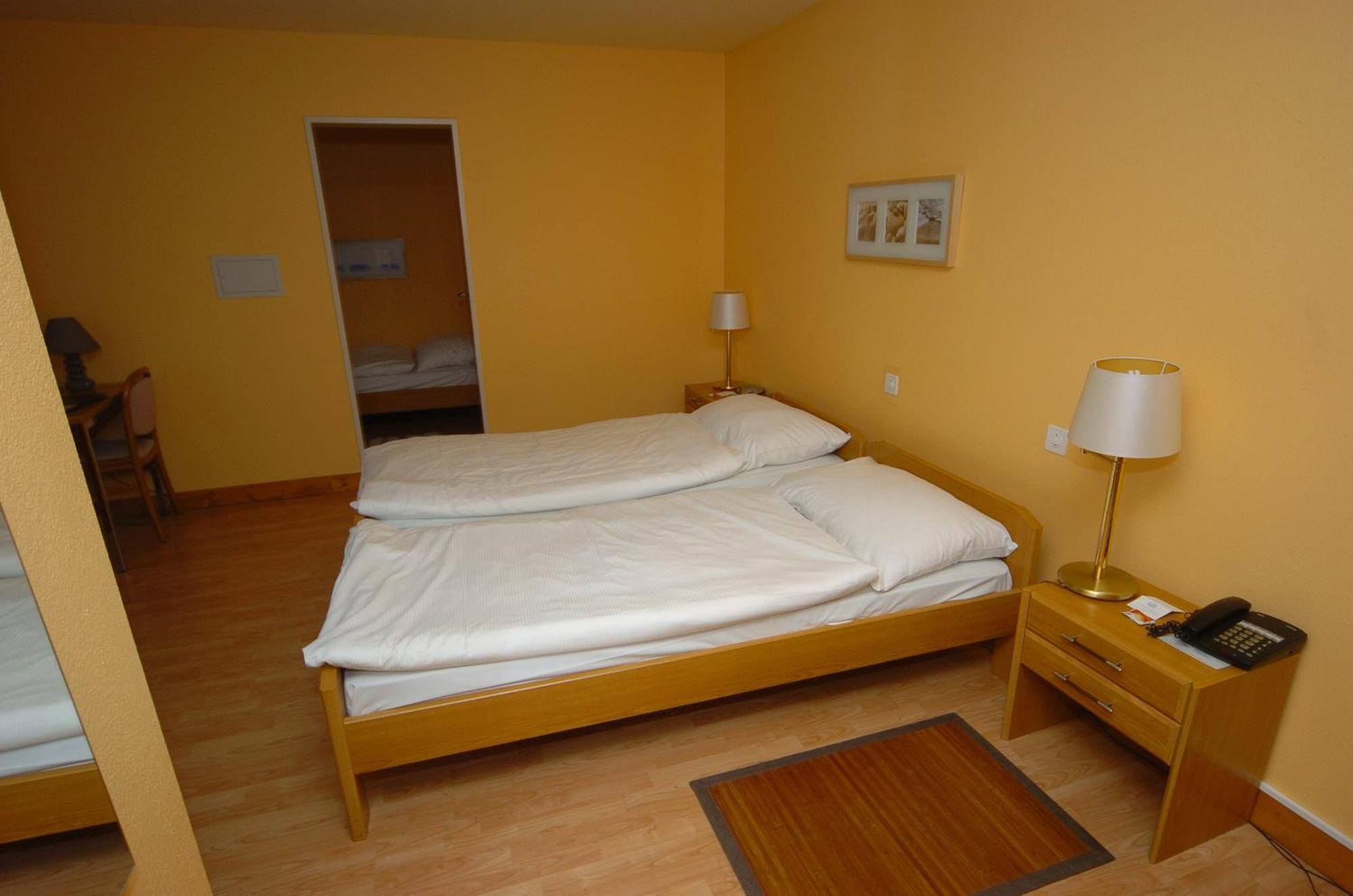 Hotel Le Cedre Bex Room photo