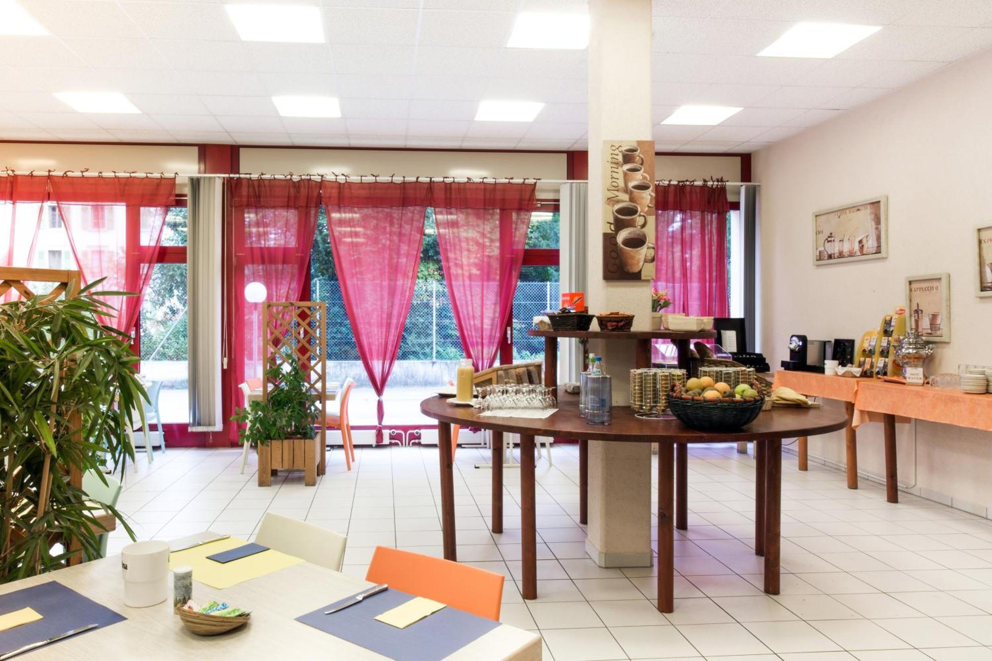 Hotel Le Cedre Bex Exterior photo