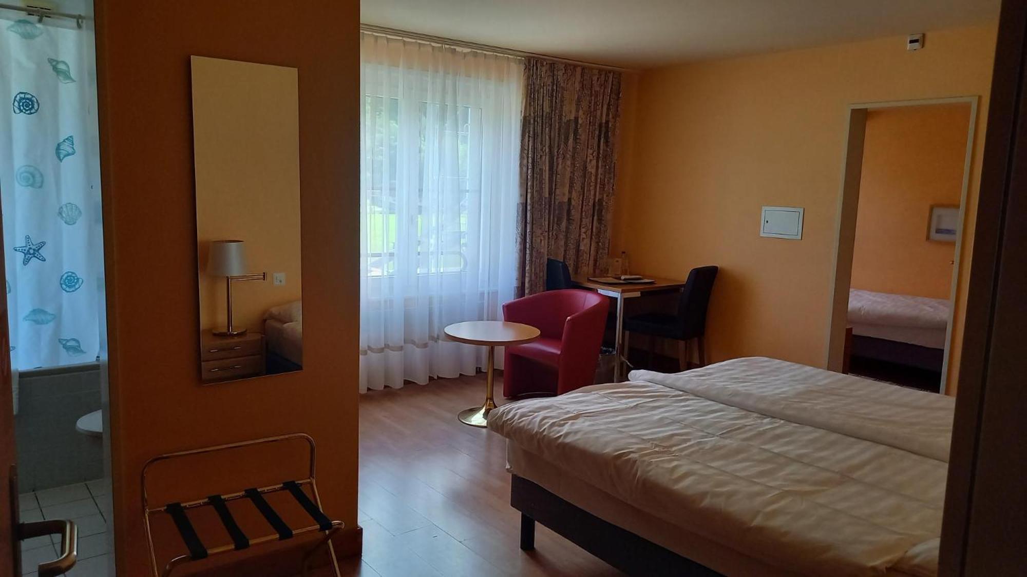 Hotel Le Cedre Bex Room photo