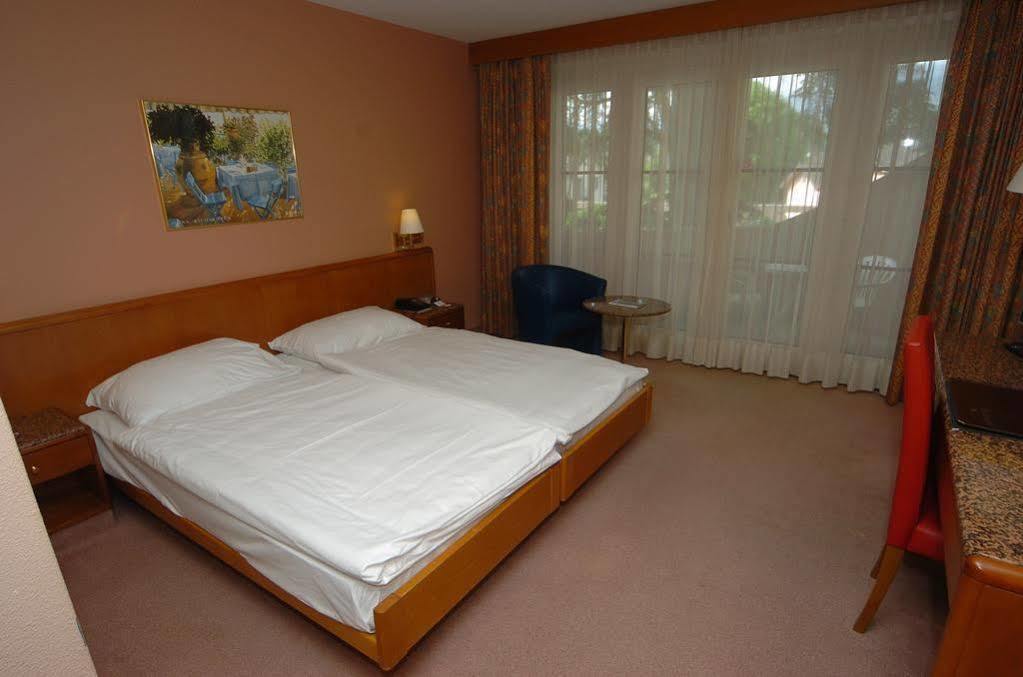 Hotel Le Cedre Bex Exterior photo